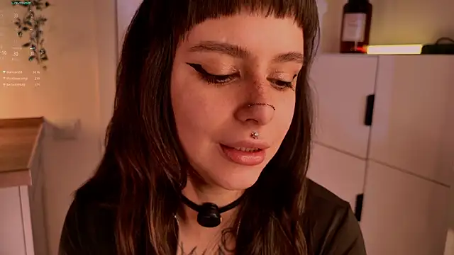 MichaellaMoon webcam