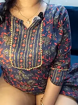 ssiya- (F young) - Oil on a nude ass