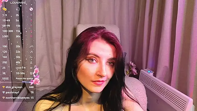 NicoleLuxe webcam