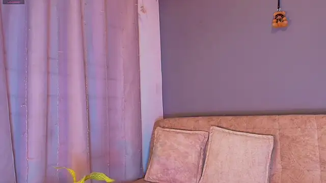 jade_brunnette webcam