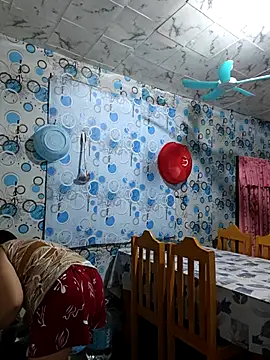 Sweetlorie_83 webcam