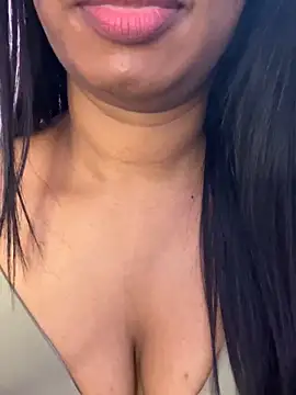 tamil_Aarathi webcam