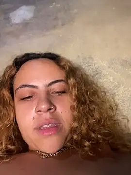 Chloe_Leaozinho webcam