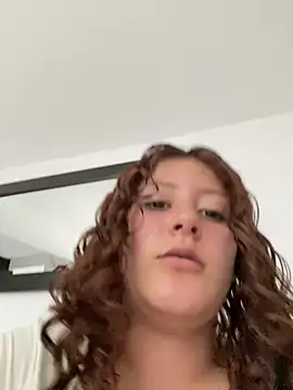 Amber_rosse_outdoors webcam