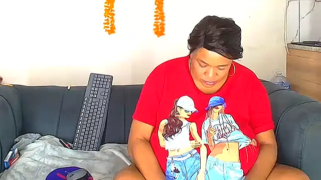 BUSTYQUEEN56_ webcam