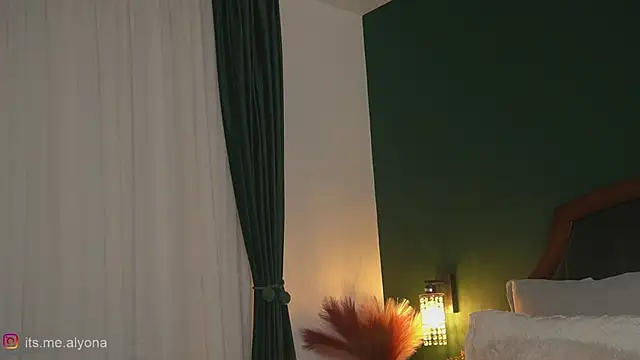 Alyonaqueen_ webcam