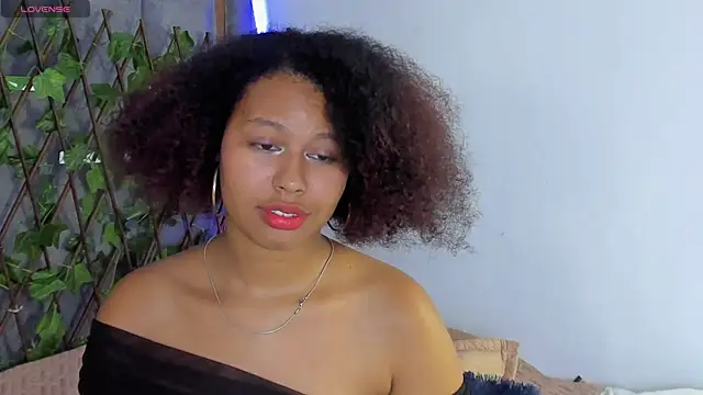 tatianasquirthot (F teen) - “Every tip makes me naughtier 😈”