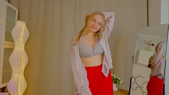 alicacohill (F teen) - Pour water on my chests!