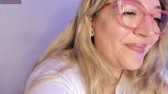 naty_mature_ (F milf) - see my boobs naked?