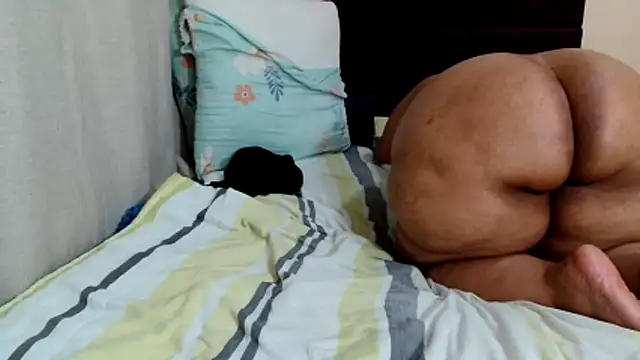 bbw255 (F milf) - clap ass and dance nude