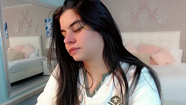 _Maddison_Ivanova_ webcam