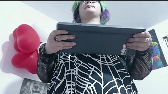 XxGreenGoodxX webcam