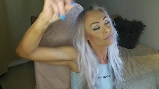 TheOGMiaMystique webcam