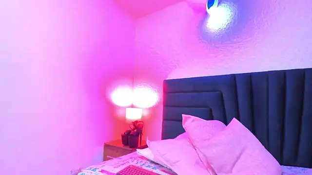 VictoriaRouge_ webcam