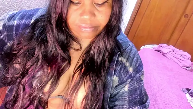 ebonycamelia (F milf) - my show in pvt