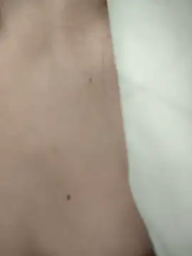 _laary_lily (F young) - Someone touch my boobs in public