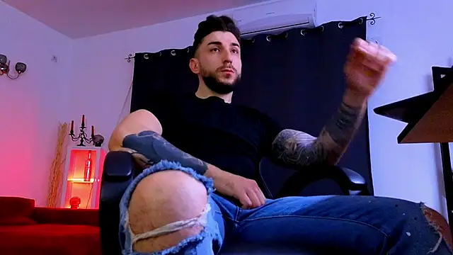 MightyAaron66 webcam