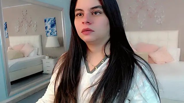 _Maddison_Ivanova_ webcam