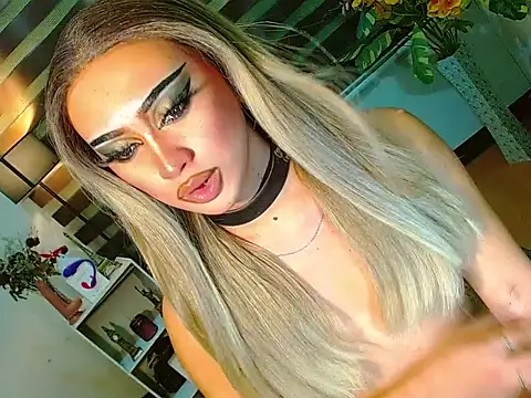 HOLLYWOOD_QUEEN_88 webcam