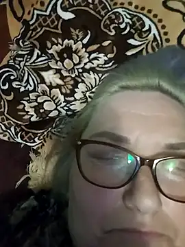 AureliaSky598 webcam