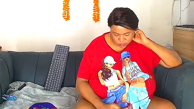 BUSTYQUEEN56_ webcam