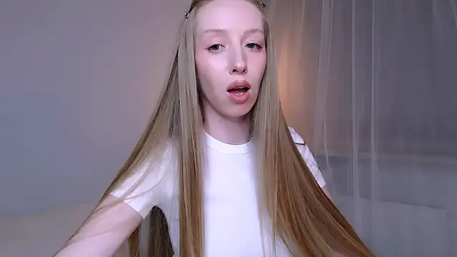 Luna_insniity webcam