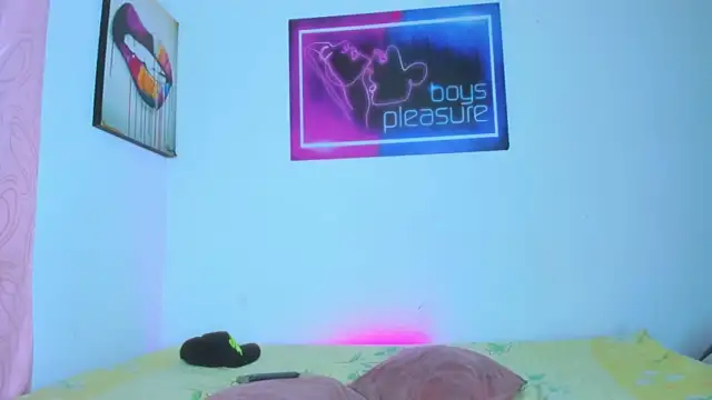 Pleasure_boys_hot webcam