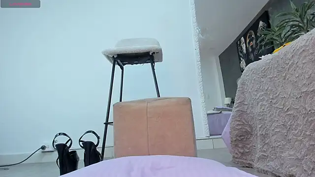 isa_lancaster's room