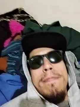 AlexAlejandro13 webcam