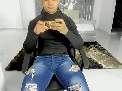 master_leather webcam