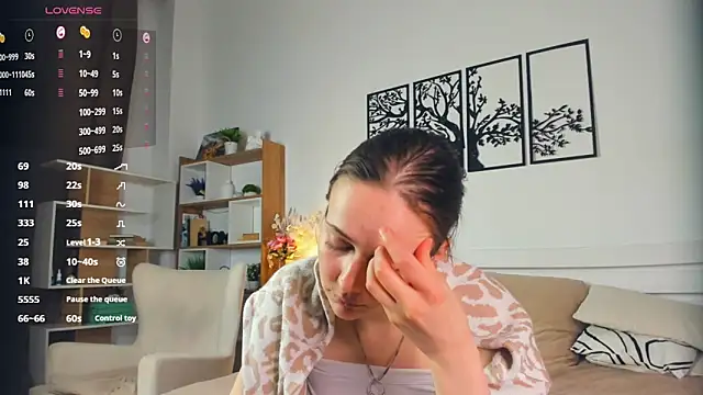 MalvinaTrafford webcam