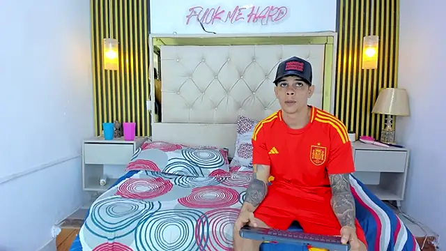 Adventurous_Boys webcam