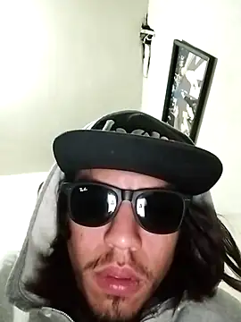 AlexAlejandro13 webcam