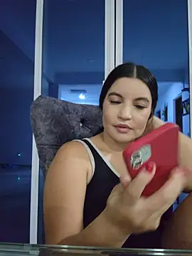 Pretty_Julieta webcam