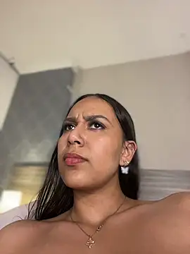 Webcam Model (MiilaBlake)  is live.Free join now!