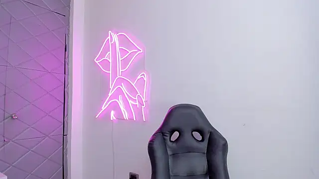 amber_harriis - Amber_Harriis's free webcam - UK Sex Cams