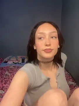 strwbrrymilk (F teen) - Fuck pussy w dildo+squirt💦😛😩