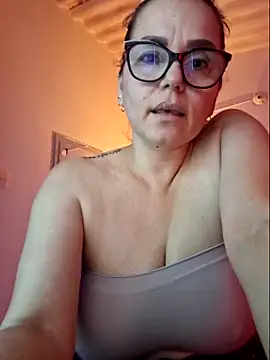 MariaPau_83 webcam