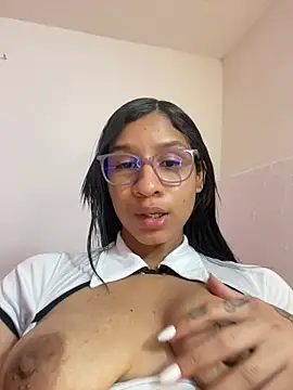 Webcam Model (Danaeluxe)  is live.Free join now!