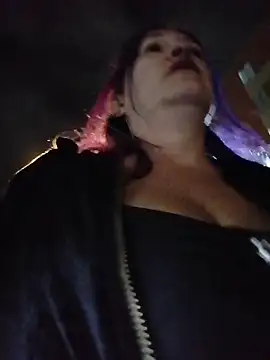 sophie_banger (G milf) - My friend strokes my nipples in street