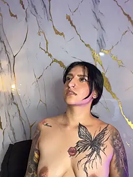 Webcam Model (Scaarlettfox)  is live.Free join now!