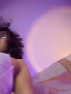 Webcam Model (Woo_isDaphne)  is live.Free join now!