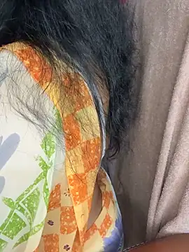 kritika_21 (F milf) - boobs oiling