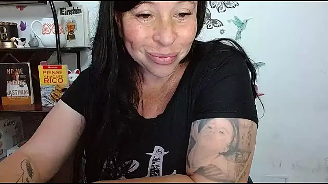 LauraMallioni webcam