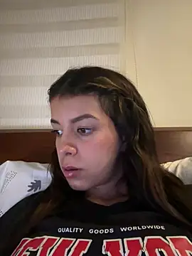 LuciaBabyJhonnes webcam