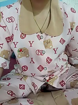 Emily-lonelyy webcam