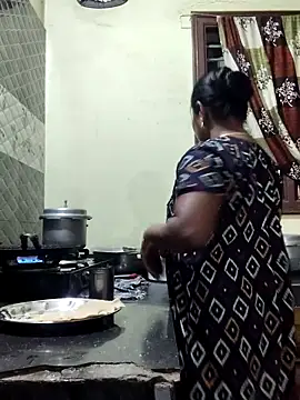 yamini1431 live sex cam