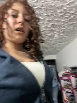 Amber_rosse_outdoors webcam