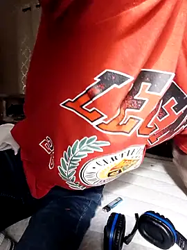 buirdlyverse (Ask my age) - Let's go private