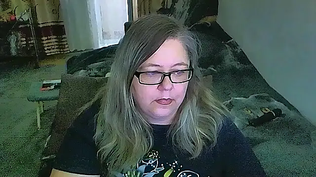 sex2 (F mature) - naked, squirt